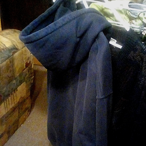 Blue hoodie warm for winter / fall Made in Pakistan - Picture 4 of 5